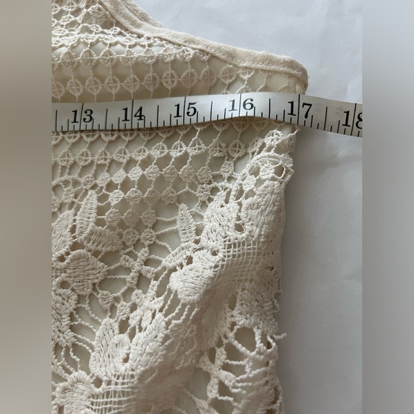 REBELLION LACE T-BACK TOP COLOR CREAM SIZE M BUST 17” LENGTH 21.5”. - Picture 7 of 11